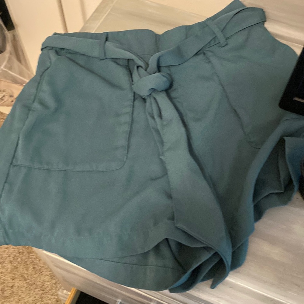 A New Day paper bag shorts in forest green size medium
